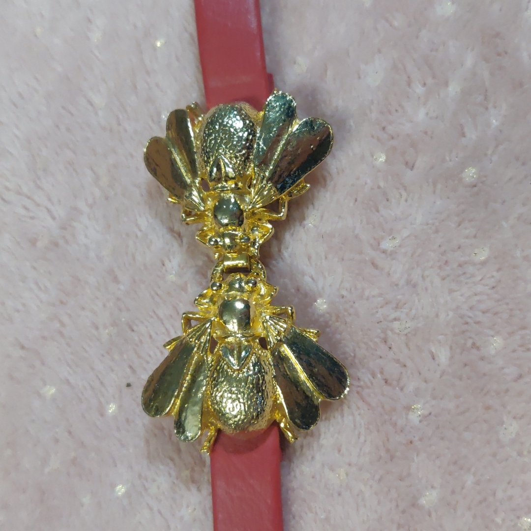 'Vtg.80s Clasp Belt. Golden Bees